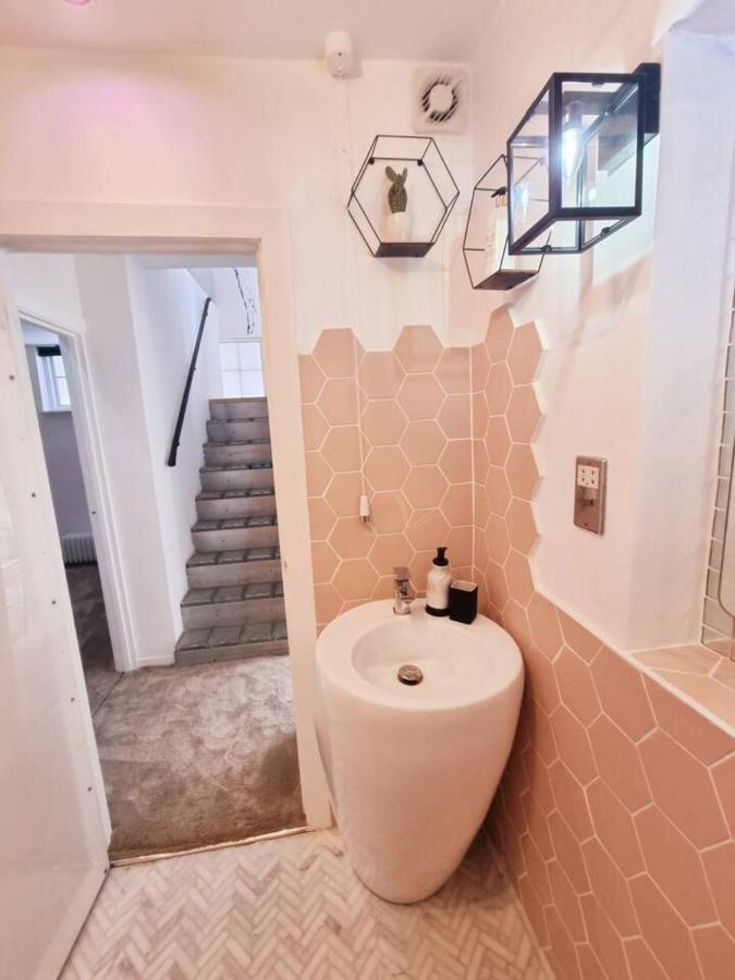 Quirky Seaside Family Cottage Walk To The Waves! Brighton Exterior foto